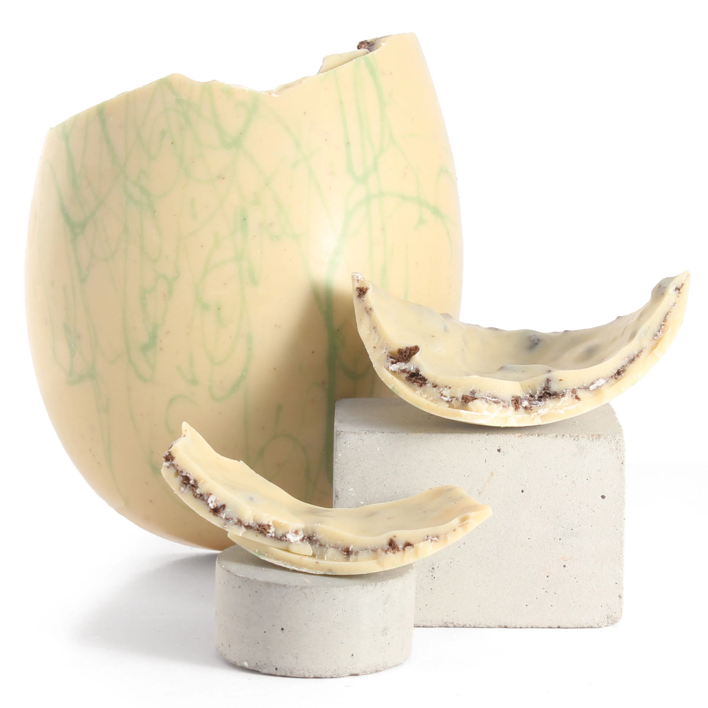 KAKOA VEGAN COOKIES & CREAM OAT M!LK EASTER EGG - Image 3