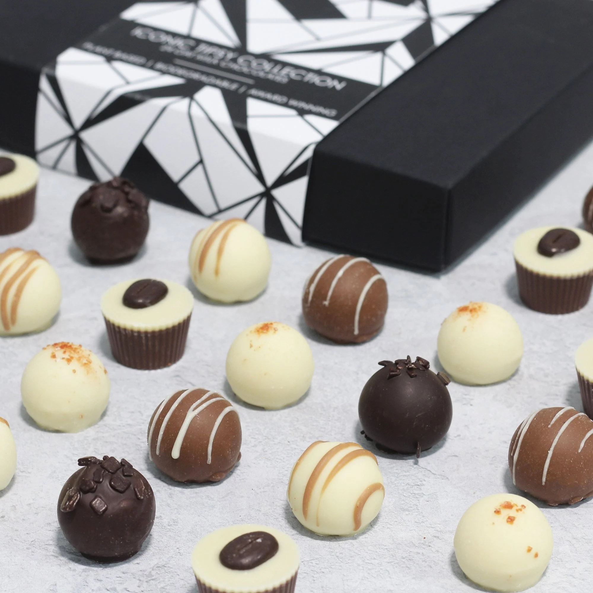 KAKOA VEGAN TIPSY COLLECTION | 24 CHOCOLATE BOX - Image 2